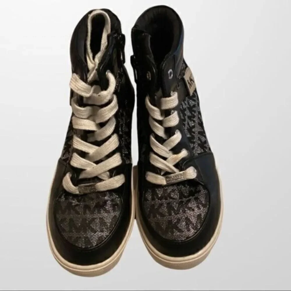 MICHAEL Kors Kid’s High top Sneakers
